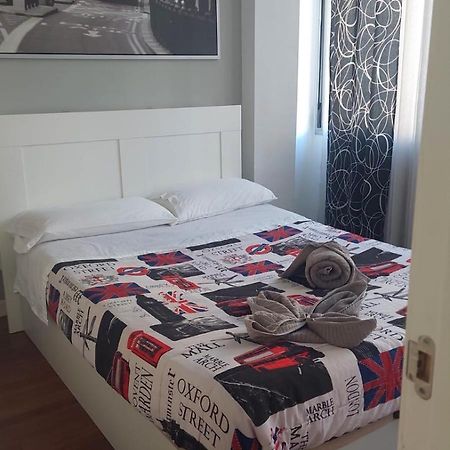 Plaza Merced Apartamentos Малага Екстериор снимка