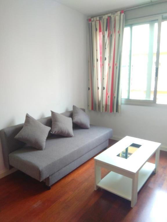 Plaza Merced Apartamentos Малага Екстериор снимка